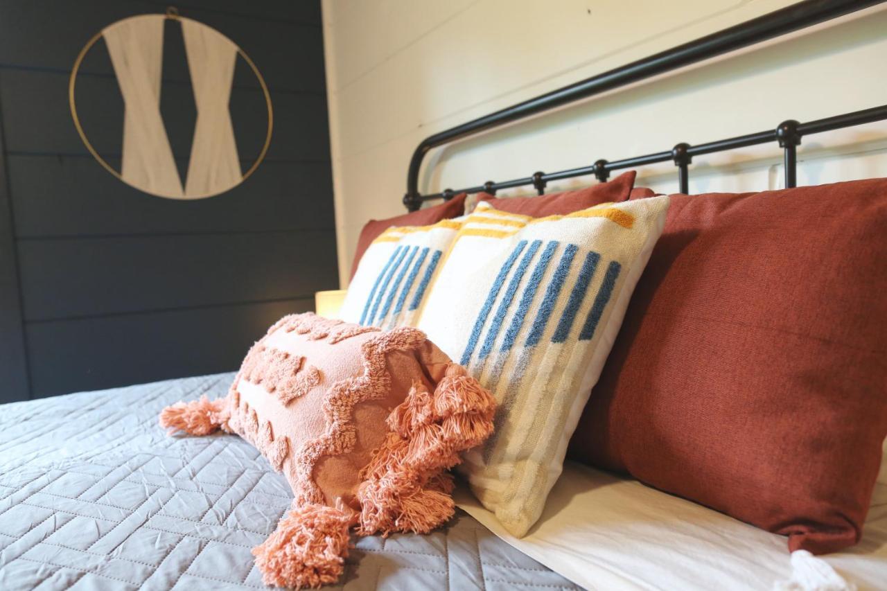 Whispering Pines Villa Сивиървил Екстериор снимка