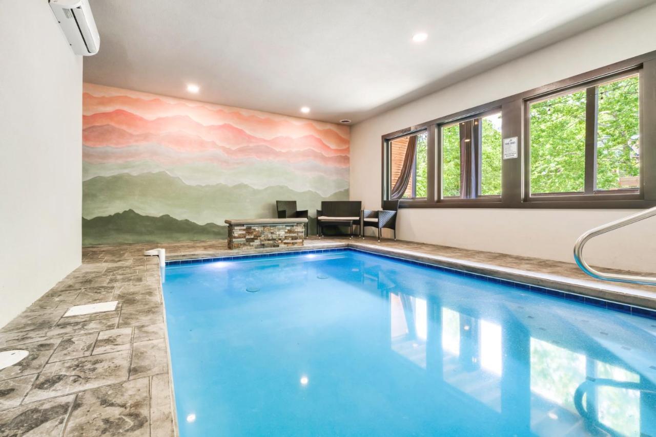 Whispering Pines Villa Сивиървил Екстериор снимка