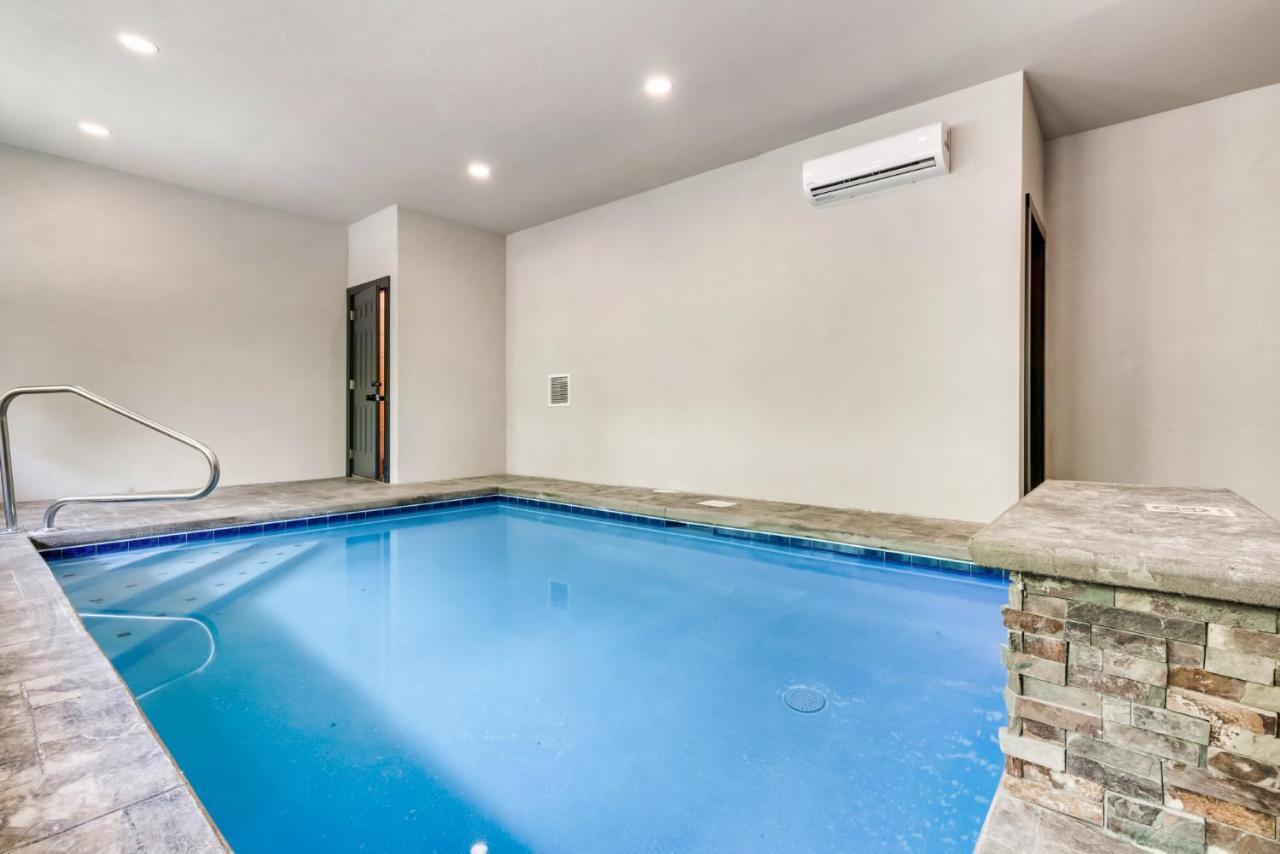 Whispering Pines Villa Сивиървил Екстериор снимка