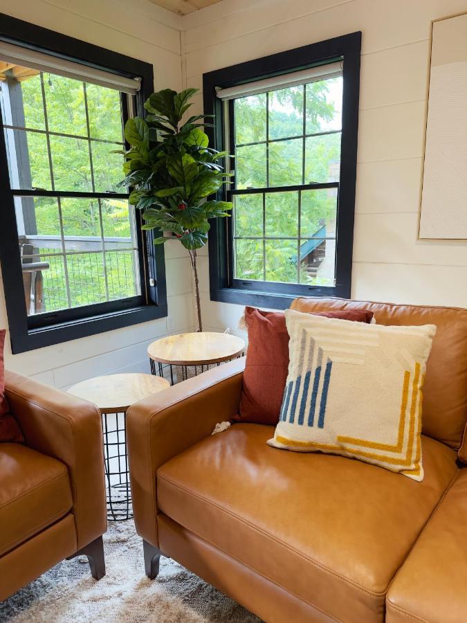 Whispering Pines Villa Сивиървил Екстериор снимка