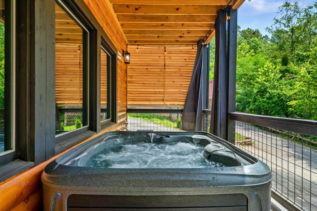 Whispering Pines Villa Сивиървил Екстериор снимка