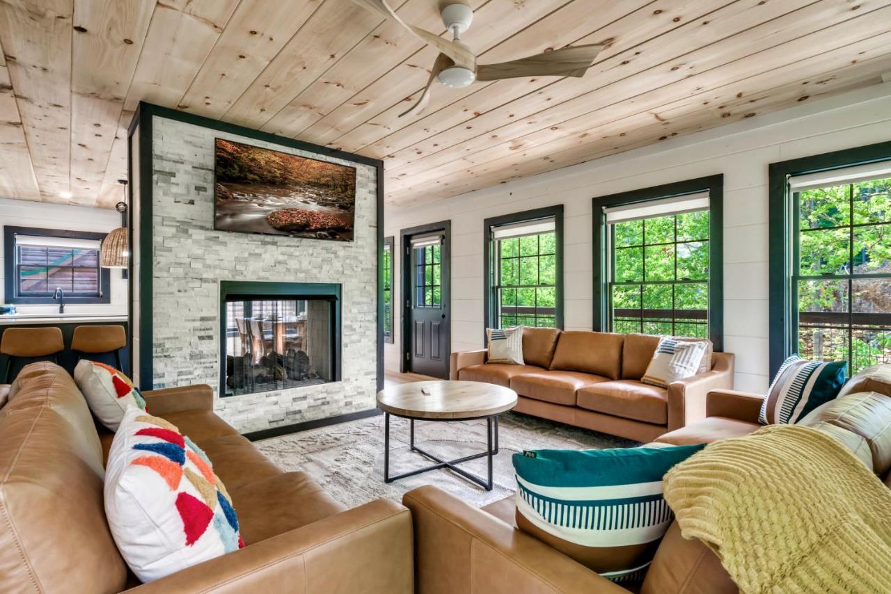 Whispering Pines Villa Сивиървил Екстериор снимка