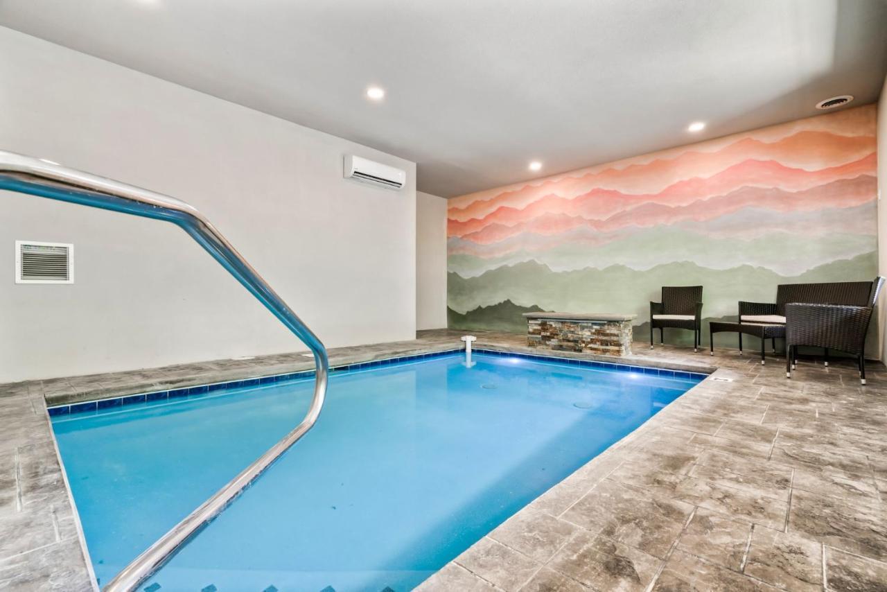 Whispering Pines Villa Сивиървил Екстериор снимка