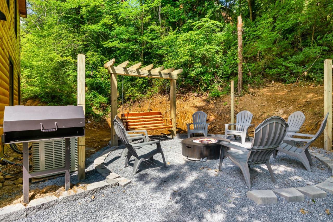 Whispering Pines Villa Сивиървил Екстериор снимка