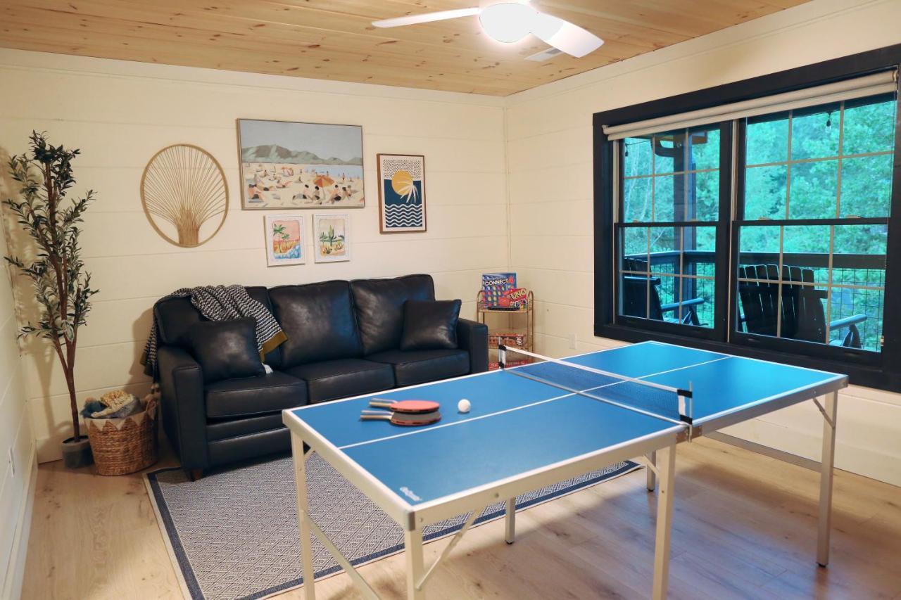 Whispering Pines Villa Сивиървил Екстериор снимка
