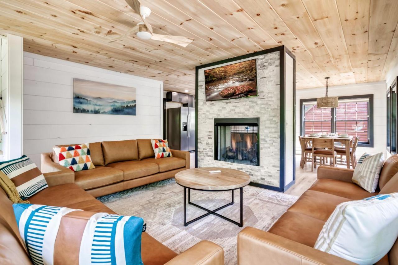 Whispering Pines Villa Сивиървил Екстериор снимка
