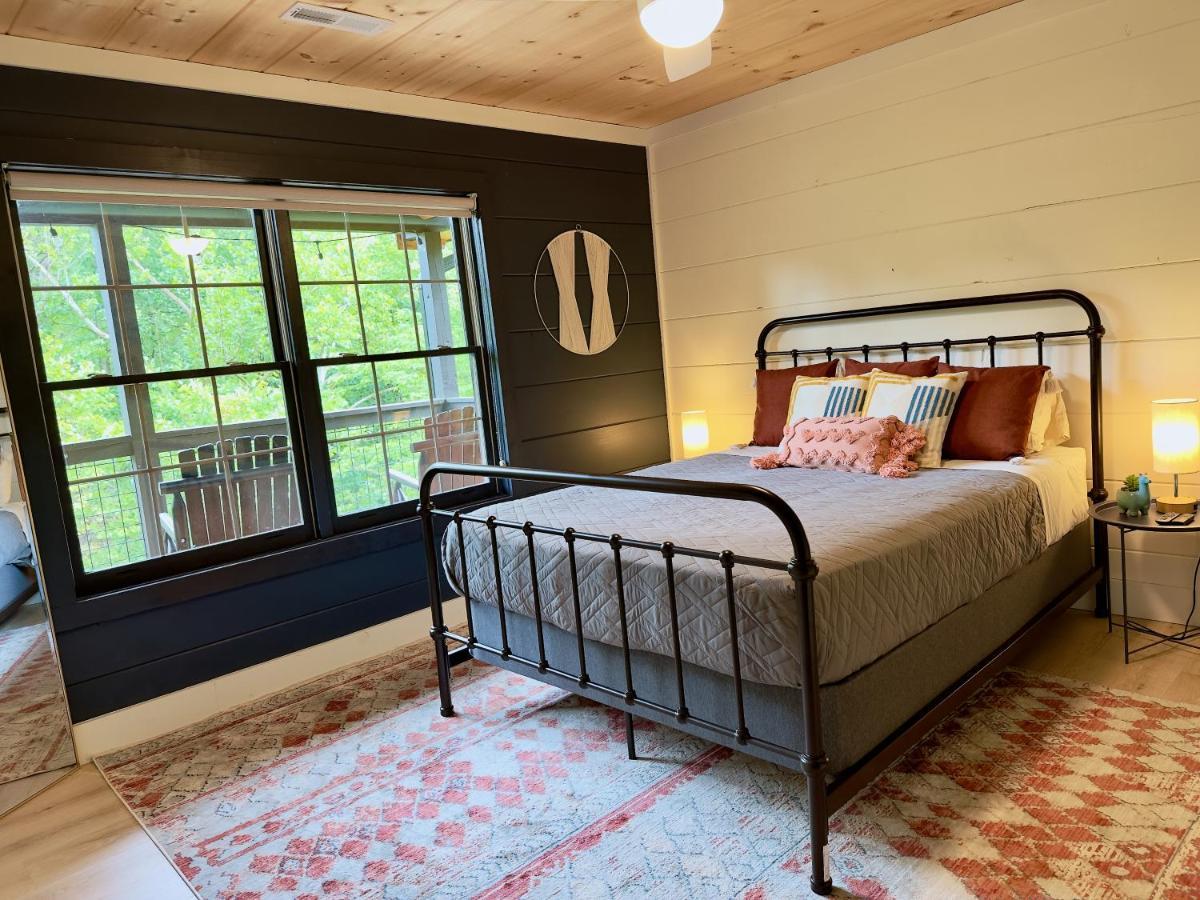 Whispering Pines Villa Сивиървил Екстериор снимка