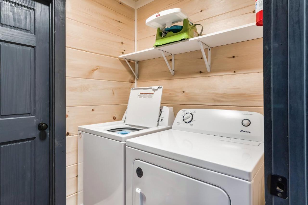 Whispering Pines Villa Сивиървил Екстериор снимка